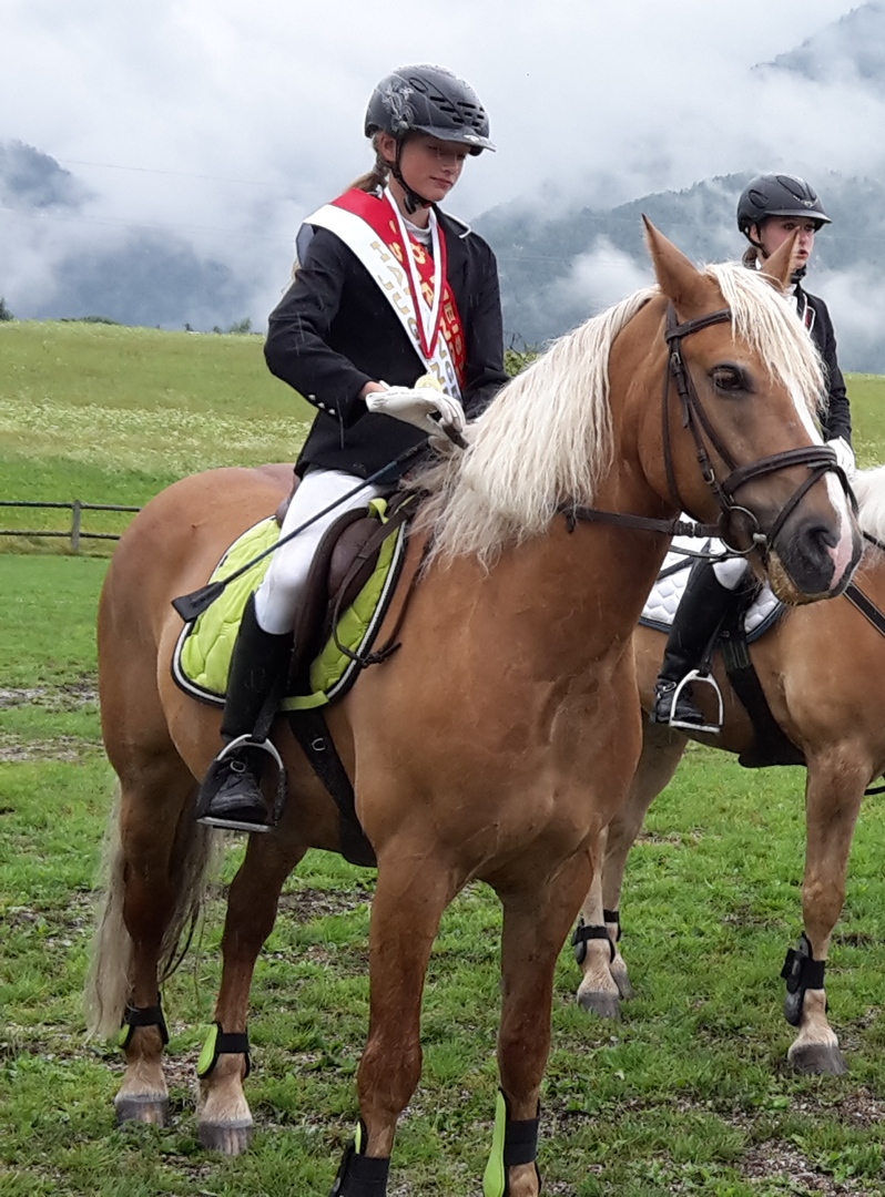 OÖ MS Springen 2015 Lechner Melanie Christien Hüttner