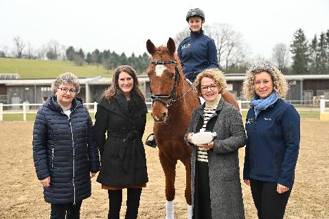 Mehr zu: Innovative Pferdebrille an Fachschule Tullnerbach im Praxiseinsatz